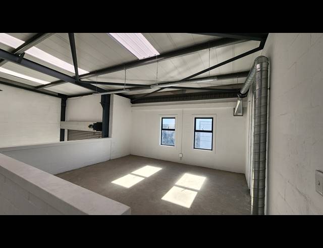 132M² WAREHOUSE FOR SALE IN RIVERGATE